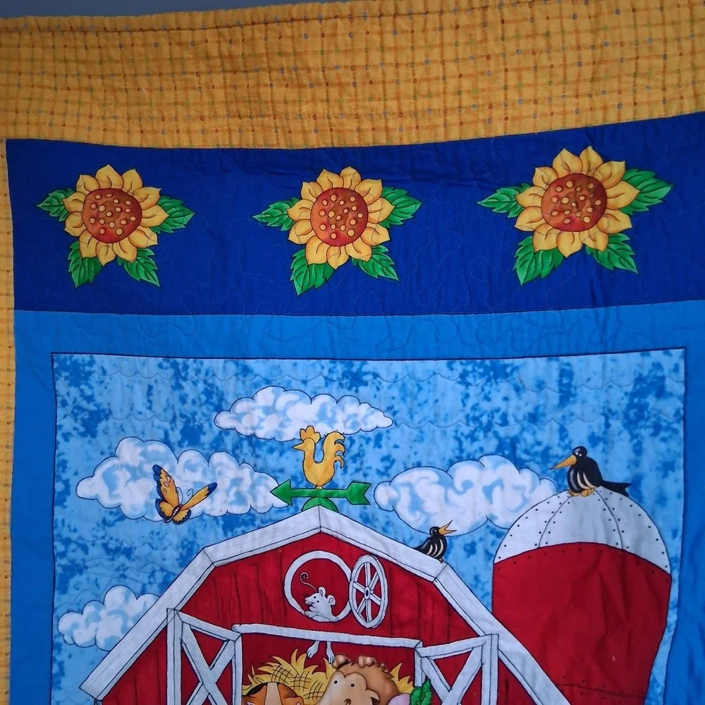 Baby Crib Quilt Blanket Cheery Barnyard Farm Animals Bright Multicolor EUC